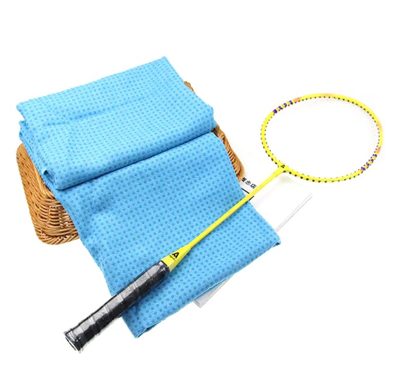 Hvorfor kan det sklisikre mikrofiber Yoga Mat-håndkleet sikre at anti-skli og svette-absorberende ytelse?